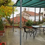 Apartment Rose Garden